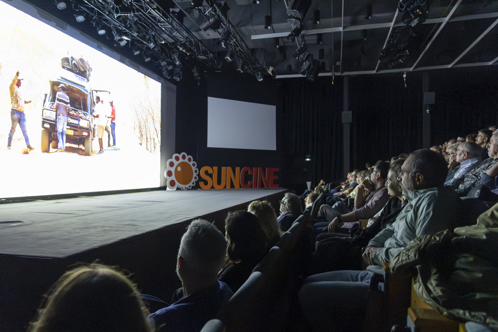 Imatge d'una sessió del Festival SUNCINE a una sala de cinema.