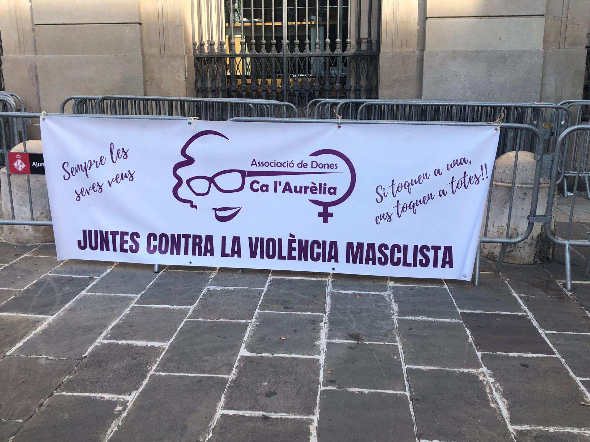 pancarta a plaça sant Jaume