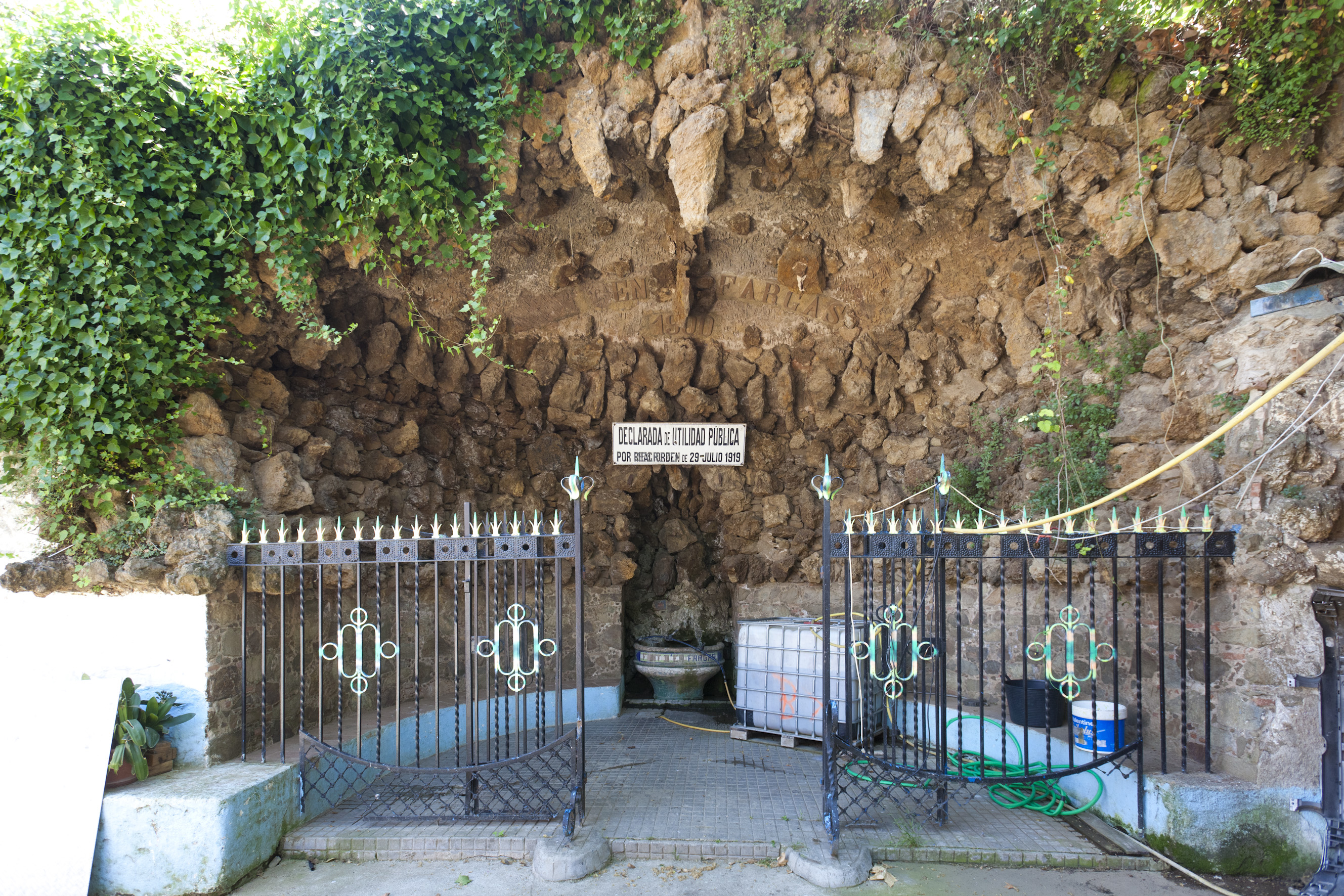 La Font d'en Fargues és un espai emblemàtic de la ciutat, actualment pendent de remodelació. Un lloc desconegut per molts ciutadans. Una bona ocasió per descobrir-ho!