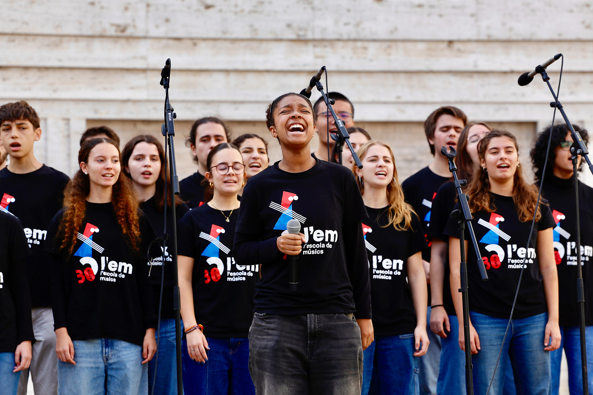 Concert corals Raval a la Plaça dels Àngels