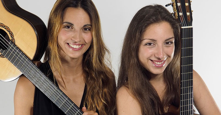 Sara Congost & Margarita Alba (guitarres)