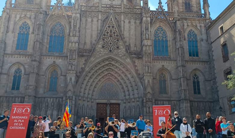 Ballada al pla de la Catedral de Barcelona