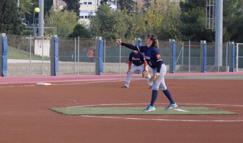 Pitcher de SlowPitch fent un llançament
