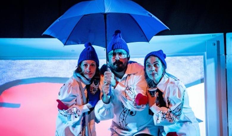 els tres músics del Pintamúsica en una escena de l'espectacle