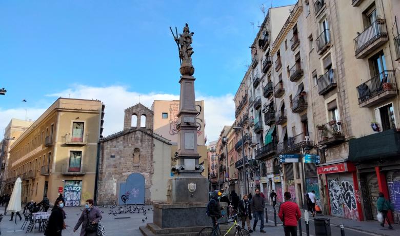 monument a santa eulàlia a la plaça del pedró