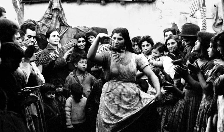 Juerga gitana. Montjuïc (Barcelona) 1963 ©Arxiu Colita Fotografia