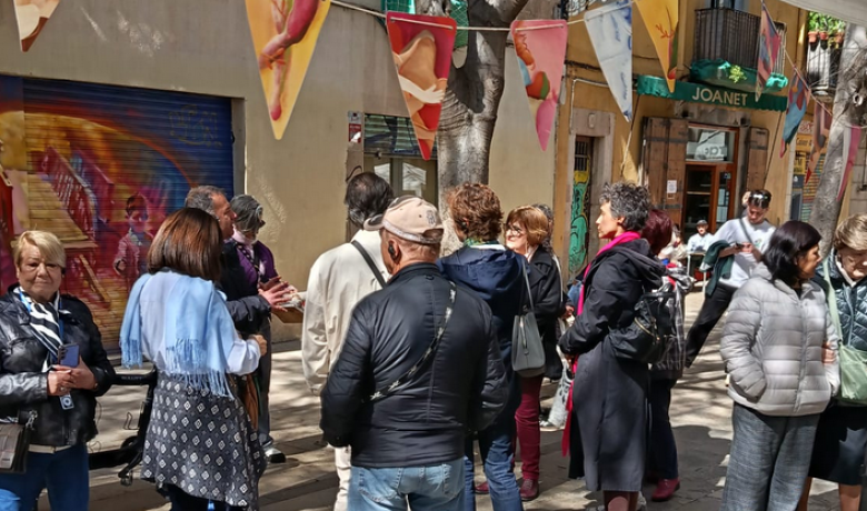 Ruta cultural per carrers amb memòria, art urbà al casc antic Barcelona