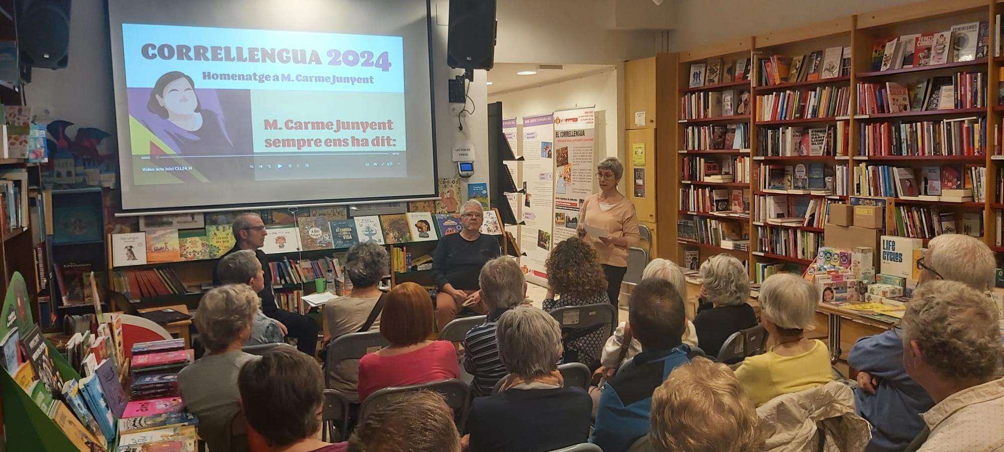 Presentació Correllengua a la llibreria