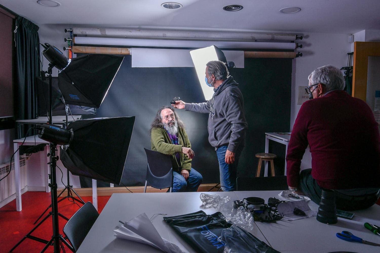 Preparació de sessió d'estudi fotogràfic